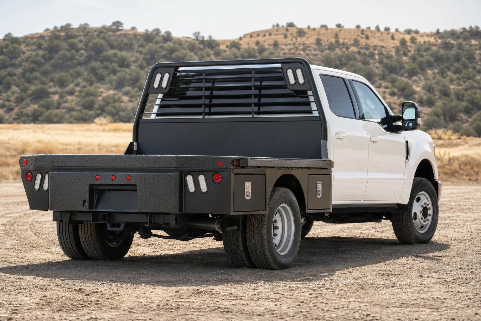 You are currently viewing Best Truck Body for Landscapers: Flatbeds, Service Bodies & More