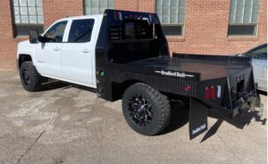 Read more about the article Pronghorn vs Bradford Built Flatbeds: Which Brand Is Right for Your Work Truck?