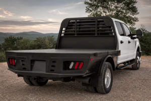 Read more about the article 2025 Chevy Silverado 3500HD DRW Flatbed Guide: Best Beds for a Dually