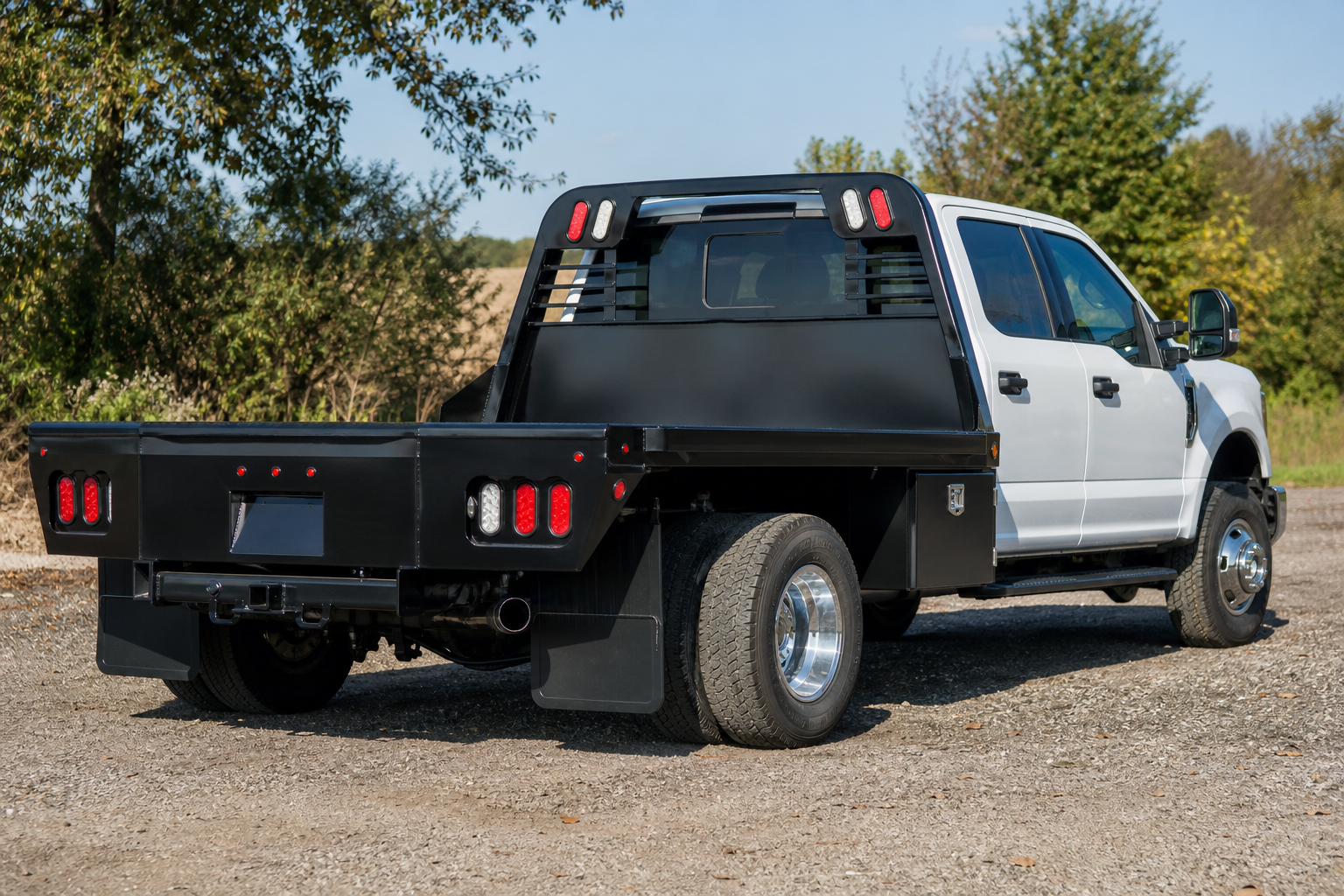 You are currently viewing CM Truck Beds vs Legend X: Which Texas Flatbed Is Right for Your Work Truck?