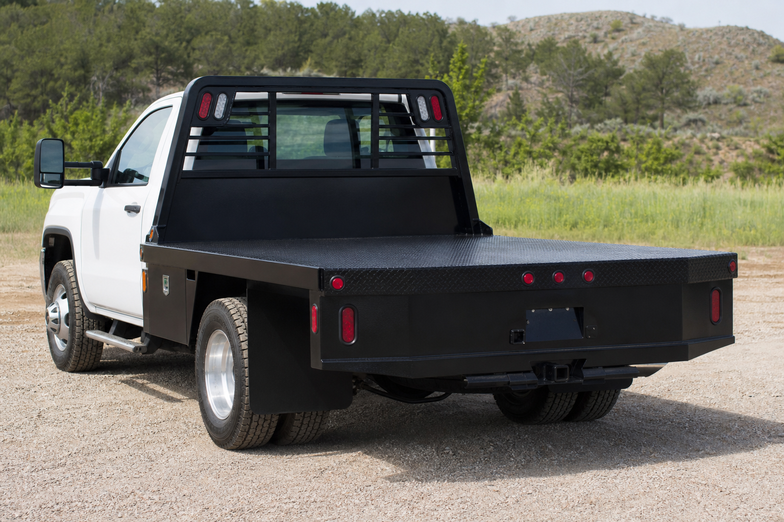 You are currently viewing Should I Remove My Factory Truck Bed? Benefits of Switching to a Flatbed