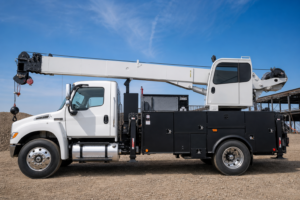 Read more about the article Tiger Crane vs Hyde Crane: Which Truck-Mounted Crane Should You Choose?