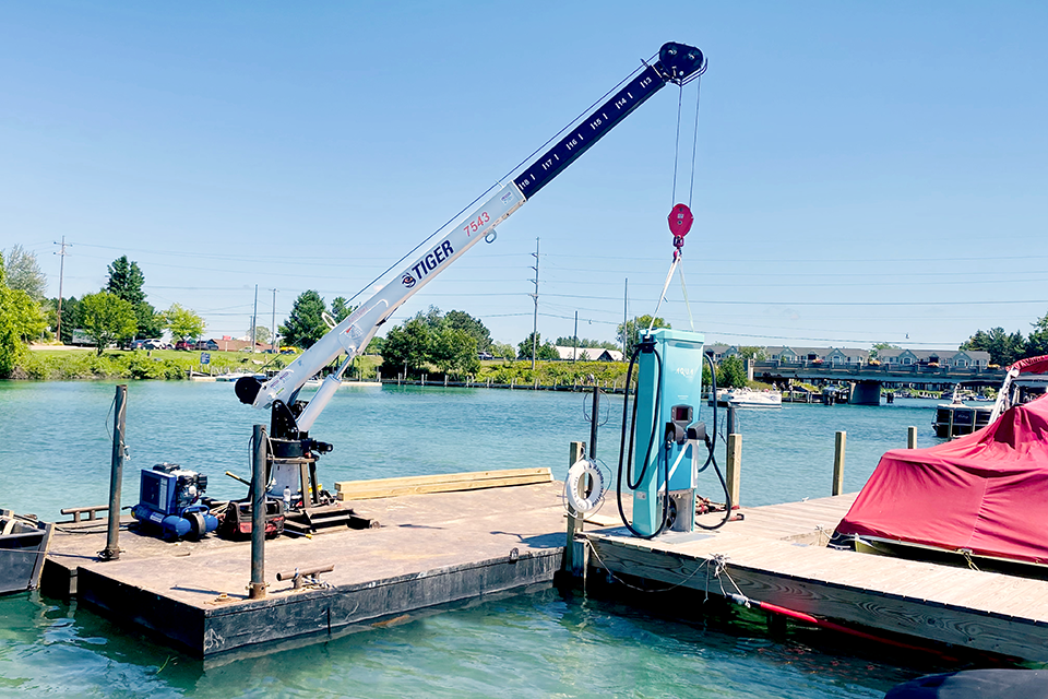You are currently viewing Tiger Cranes for Trucks: Models, Capacities, and Installation Guide