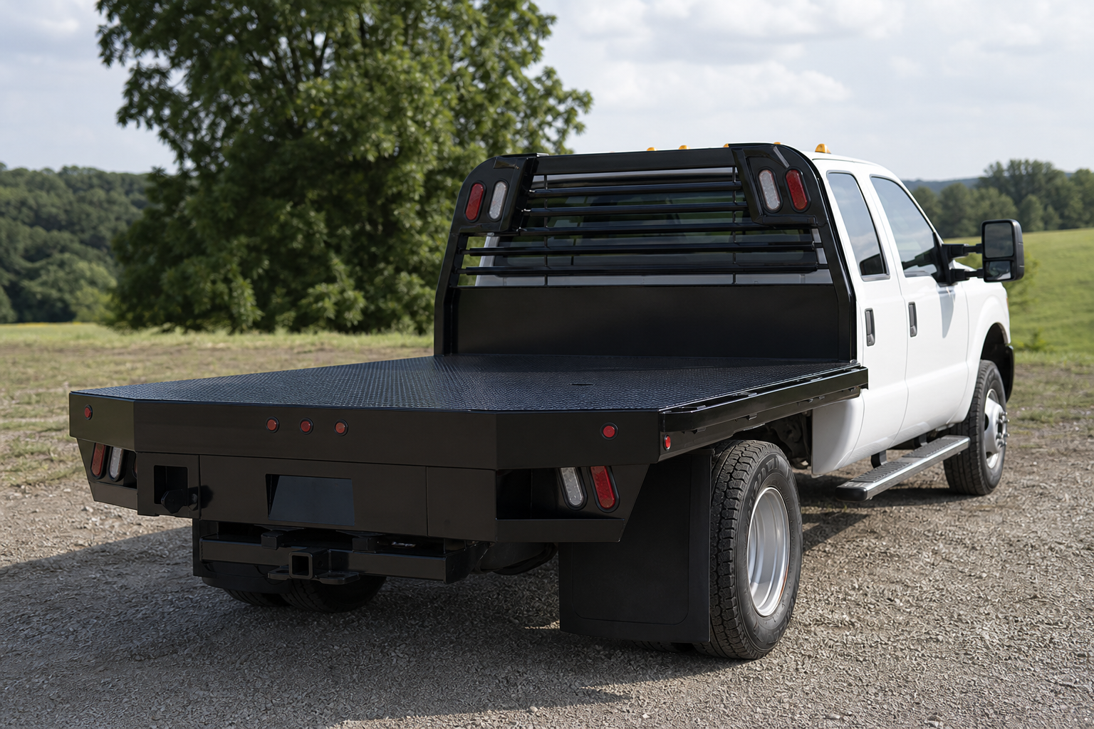 You are currently viewing What Size Flatbed Do I Need for My Truck? CA Measurement Guide