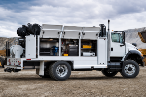 Read more about the article Mechanics Truck vs Service Body: Which Is Right for Your Work Truck?