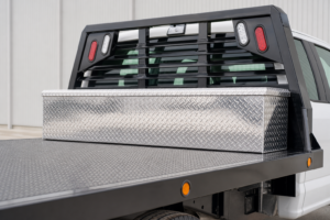 Read more about the article Aluminum vs. Steel Truck Toolbox: Which Should You Mount on Your Work Truck?