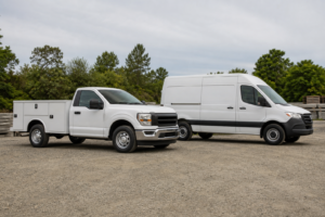 Read more about the article Service Body vs Enclosed Van Body: Which Is Right for Service Techs?