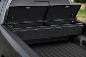 Read more about the article Single Lid vs Double Lid Truck Toolbox: Which Should You Choose?