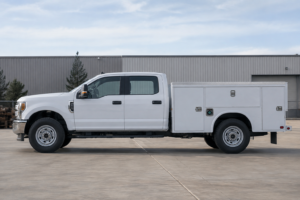 Read more about the article Cab-High vs. Low-Profile Service Body: Which Height Fits Your Work Truck?