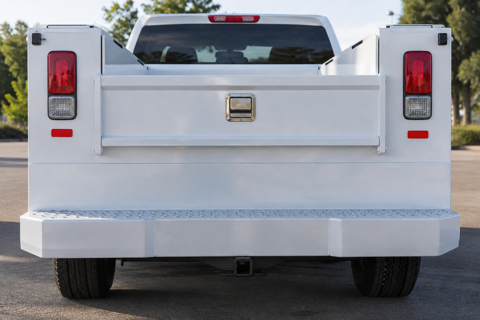 You are currently viewing Rear Step Bumper vs. Integrated Step: Which Service Body Access Setup Wins?